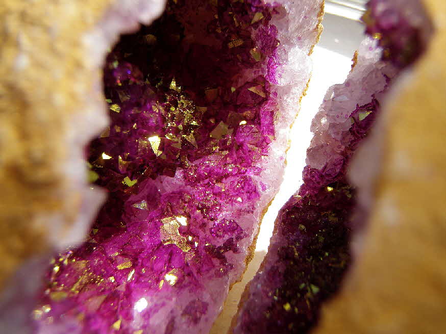 Amethyst in Gold-Pink 8 x 8 x 5 cm - 59 € mtl./K 450 €